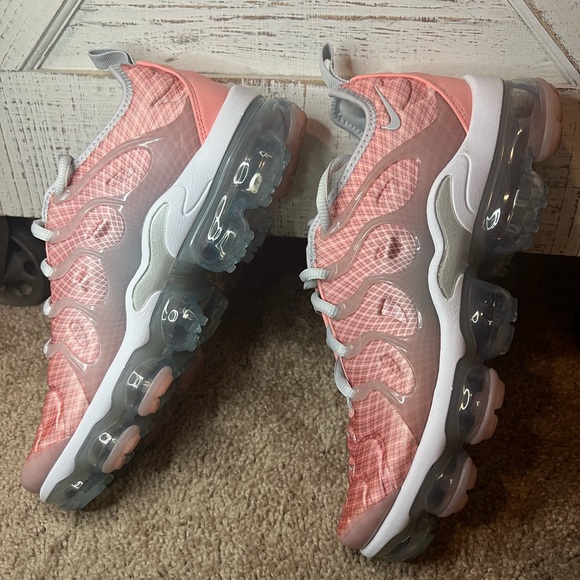 Women’s Nike VaporMax Plus - Picture 8 of 13